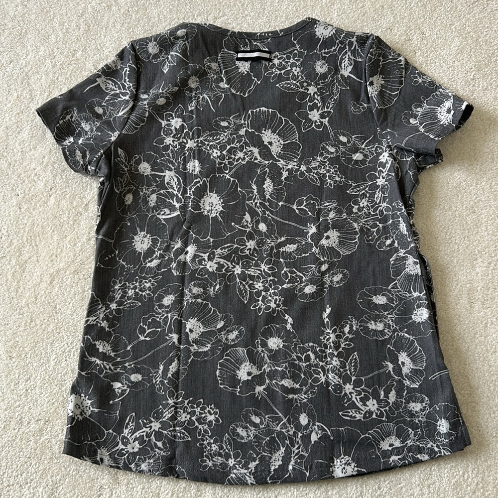 Scrub Top - Picture 2 of 4